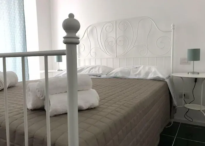Hotel Zi' Mari' - Via Roma Polignano a Mare